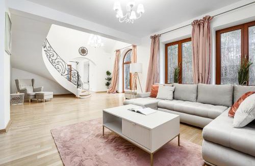 Wawer Villa | Lumina amazing house in Warsaw