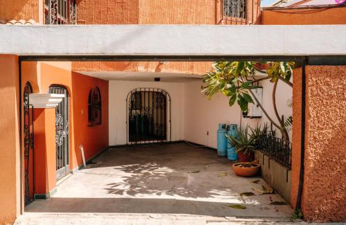 Barrio de Xochimilco Villa | Luminosa casa en barrio famoso