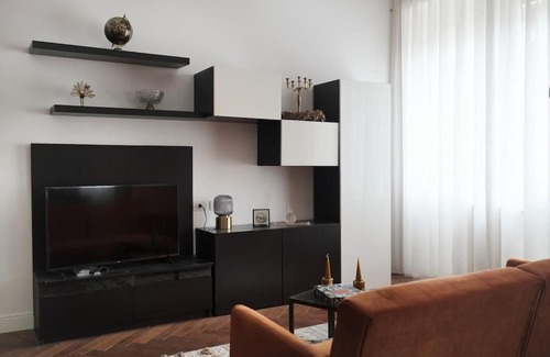 Loreto Apartment | Luminoso appartamento 1min dalla metro [LuxHome33]
