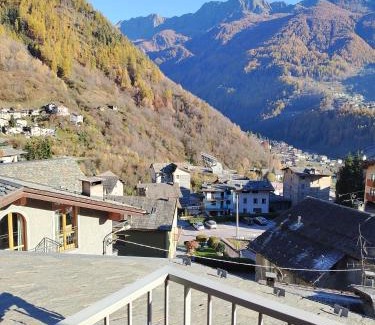 Chiesa in Valmalenco Apartment | Luminoso bilocale con terrazzo vista panoramica