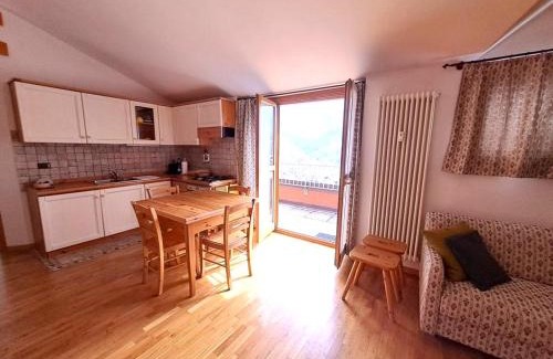 Chiesa in Valmalenco Apartment | Luminoso bilocale con terrazzo vista panoramica