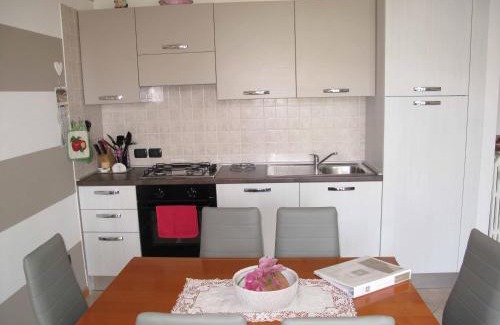 Rivoltella Apartment | Luminoso Trilocale con Piscina e Giardino privato