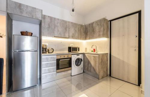 Koukaki Apartment | Luminous and Calm 2 BR Apt 7 minutes to Metro in Koukaki