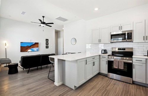 Casa Grande House | Luminous Sunrise Home with Pool and BBQ