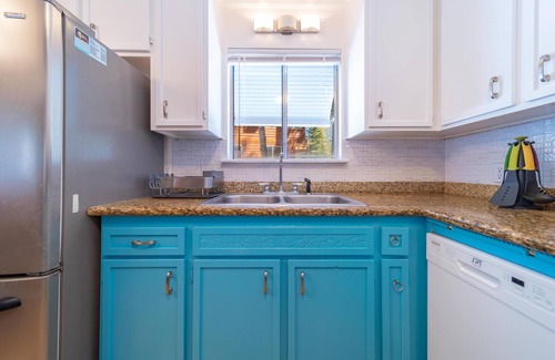 Country Club Estates House | Luna Lodge - 4BR, 2BA Close to Hike, Bike