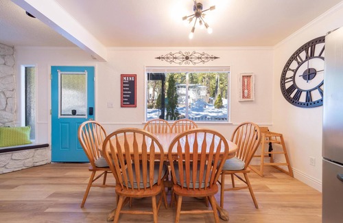Country Club Estates House | Luna Lodge - 4BR, 2BA Close to Hike, Bike