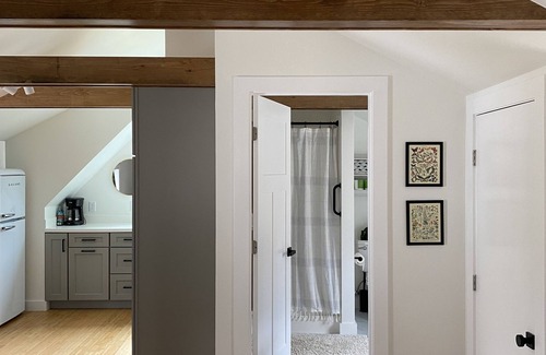 York Harbor Apartment | Luna Loft Studio