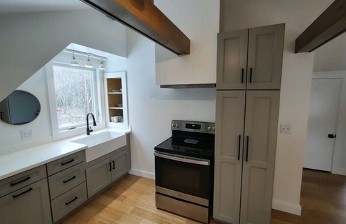 York Harbor Apartment | Luna Loft Studio