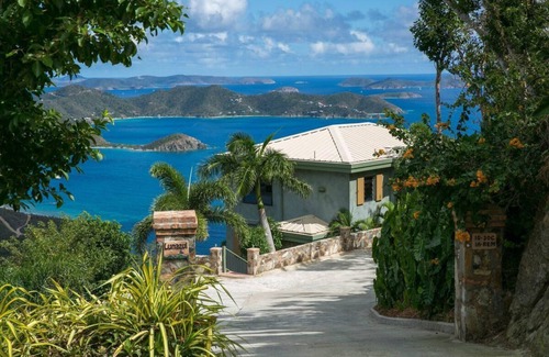 Estate Bordeaux Villa | Lunazul Villa, 2BR/2.5BA, Sweeping Ocean views, Solar/Starlink, Heated Pool