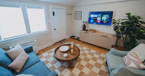 Frederick Apartment | Lune on Market Street