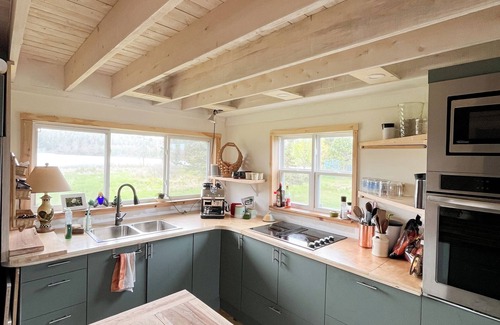 Lunenburg Cottage | Lunenburg Beach Front Cottage on Masons - 360 Water Views