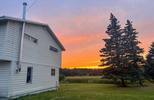Lunenburg Cottage | Lunenburg Beach Front Cottage on Masons - 360 Water Views