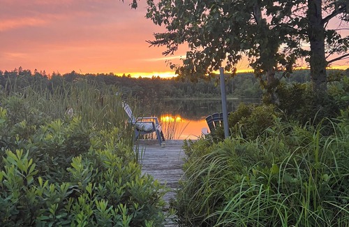 Lunenburg Cottage | Lunenburg Beach Front Cottage on Masons - 360 Water Views