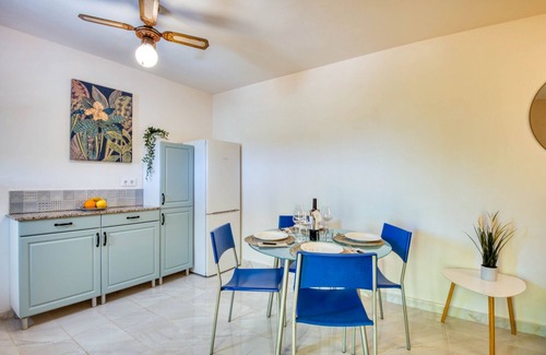Bellcaire d'Emporda Apartment | LUNICE: Nice flat in Bellcaire with large terrace and nature view