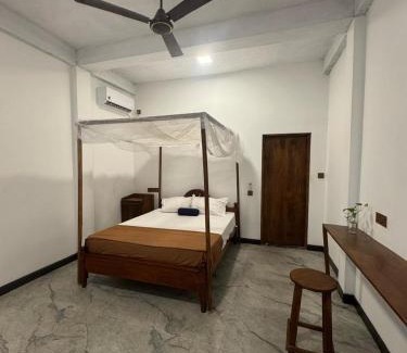 Battaramulla Bed & Breakfast | Lunora Beach Home