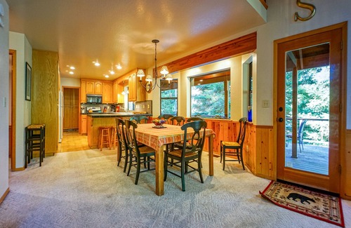 Glencoe Cabin | LUPINE LODGE - WALK TO LAKEMONT PINES LAKE W/FREE ACCESS, SLEEPS 10 W/REC ROOM