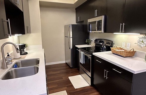 Los Angeles Apartment | Lush 1 bd Koreatown w/FREE parking & In-Unit laundry