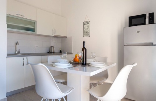 Municipality of Omisalj Apartment | Lush Apartment in Omišalj near Seabeach