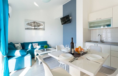 Municipality of Omisalj Apartment | Lush Apartment in Omišalj near Seabeach