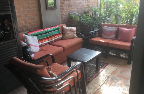 El Caloso Condo | Lush private courtyard and patio, 2 bd 2 bath,short walk to market & Old Town.
