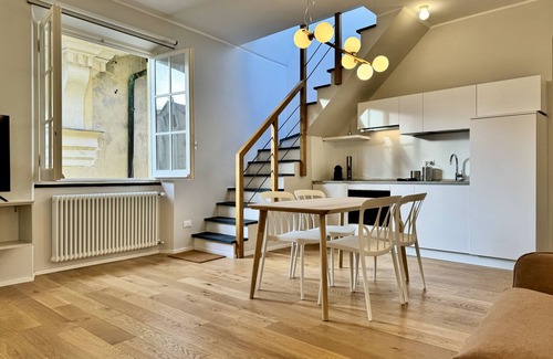 Pre Apartment | [lusso dei Rolli] Attico Pellicceria Con Terrazzo