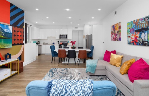 Harbor Gateway South House | Lustrous Abode 4B3B QUEEN BEDS