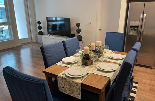 Downtown Apartment | Lux 2BD condo with pool, gym, hot tube, barbecue, free parking