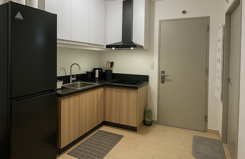 Ususan Condo | Lux 2BR Condo in Taguig with High-speed Internet, Disney, Washer and Pool