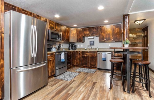 Estes Park Cabin | Lux 3BR home - Views/Wildlife/RMNP/Shop/Snowshoe