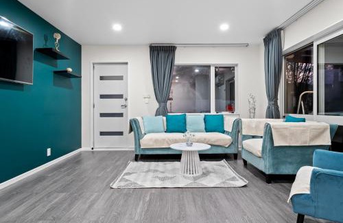 Flat Bush House | Lux 4 Bedroom in Auckland with Spa and Light Breakfast