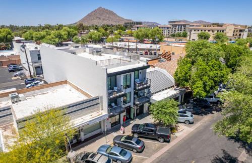South Scottsdale House | LUX at Craftsman - Heart of Old Town Studio 2