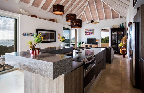 Bolans Villa | LUX AT ITS BEST, INCREDIBLE VIEWS, INFINITY POOL, BEST REVIEWED, CLEAN, UPDATED!