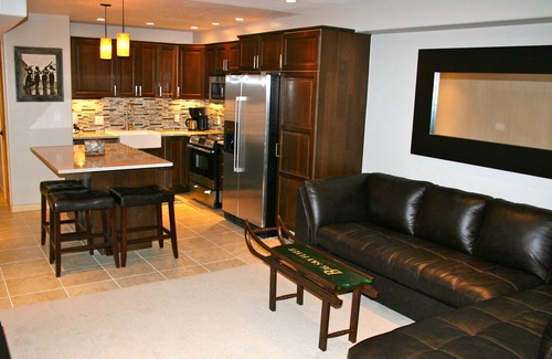 Frisco Condo | Lux Condo 1BR/1BA in Mountainside - KING bed - Free Wifi 500+mbps - HUGE Shower