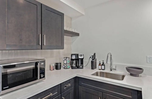 South Scottsdale Condo | LUX Downtown Studio|Balcony|Gym|Old Town