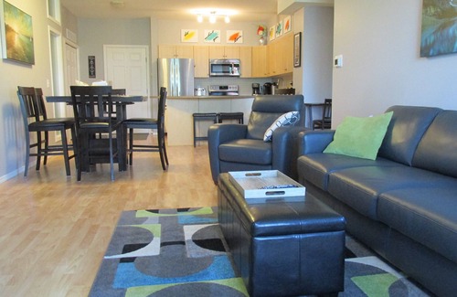 Quail Ridge Condo | Lux Exec Condo Okanagan Golf Pinnacle Pointe - Pool Hot Tub Gym etc ! 90+ days