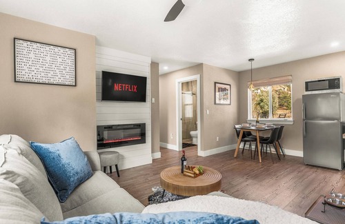 East Colorado Springs House | LUX Guest Suite Near Amazing Hiking Trails