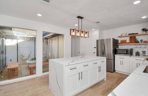 Chinatown House | Lux home in the heart of Houston's multicultural Chinatown.
