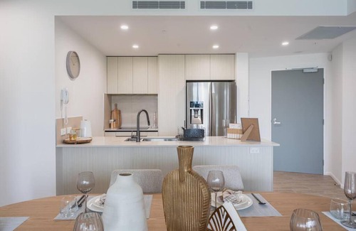 Gold Coast Apartment | Lux Lakeside Apt - Gold Coast