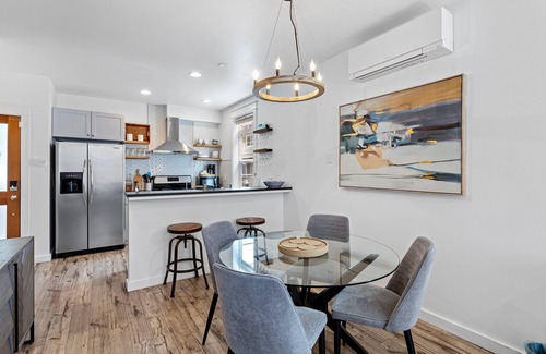 Eastlake House | Lux Modern Townhome -Parking + Patio + Pet & Lake!