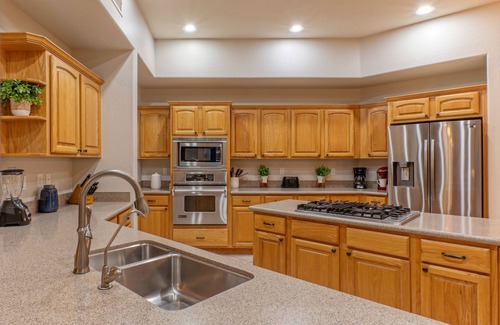 Las Sendas House | LUX Near Golf, Trails: Pvt POOL/Spa, Wood FP, Game Tbls, TVs All BRs, EV Charger