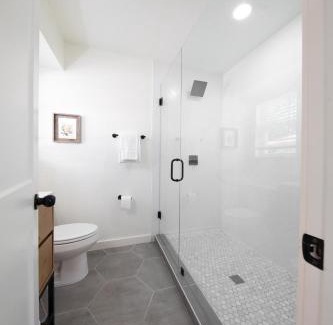 Richardson House | LUX ~Pet Friendly Richardson 3 bedroom 1 story Home~