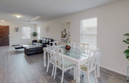 Aubrey House | Lux Private Aubrey Getaway Minutes From Frisco
