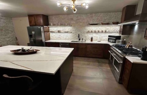 Midway House | Lux Ski Home, Views, close to DV, discounted monthly rentals, dogs considered