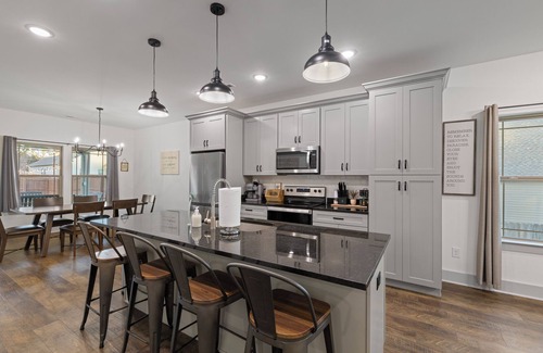 Rossville House | Lux Twin Homes 6bd/4ba Sleeps 18+people-20m to -Chatt Vistas