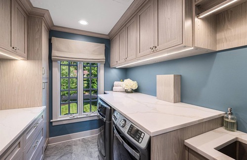 Livingston House | Lux Vacation home just 14 minutes drive to Prudential Center