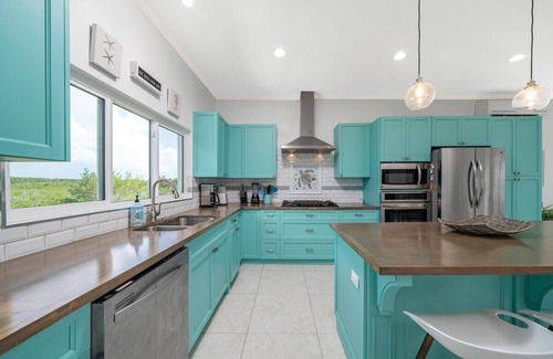 South Palmetto Point House | Lux Waterfront Villa on Secluded Caribbean Cove w/