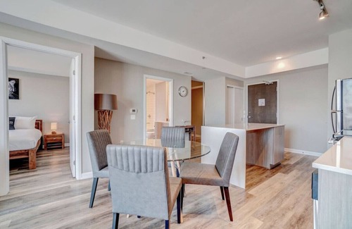 Wellington Village Apartment | Luxe 1BR with Private Terrace near Ottawa Hospital