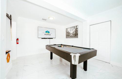 West Hollywood House | Luxe 4 BR Heated Pool - Hardrock - Stadium - Beach