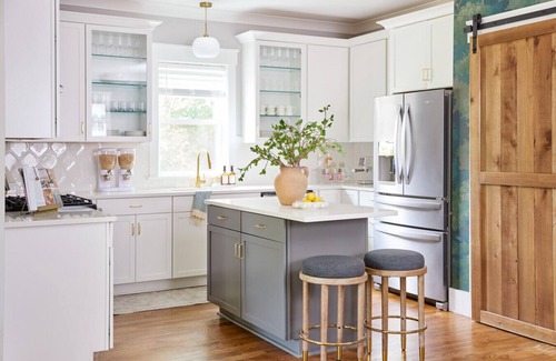 Downtown House | Luxe 5BR Designer Retreat w/Hot Tub | 3 mins to Downtown, 8 to NC State