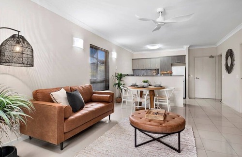 Westcourt Apartment | Luxe Cairns - 9 Pools, BBQ and Gym